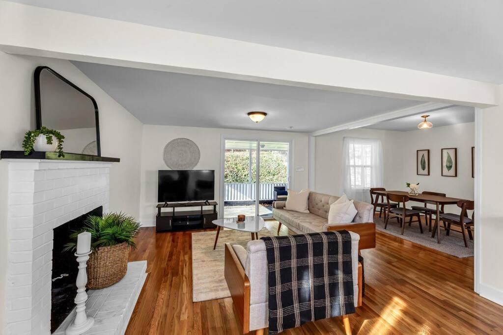 فيلا Fully Renovated 4 Bed Buena Vista House Near Wfu وينستون سالم المظهر الخارجي الصورة