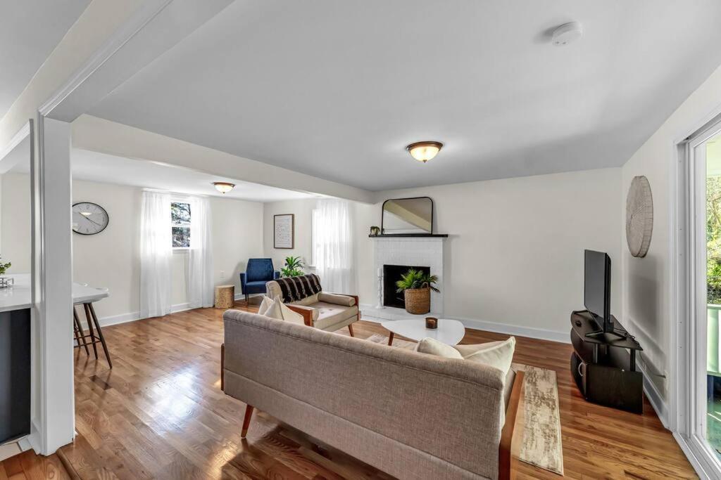 فيلا Fully Renovated 4 Bed Buena Vista House Near Wfu وينستون سالم المظهر الخارجي الصورة