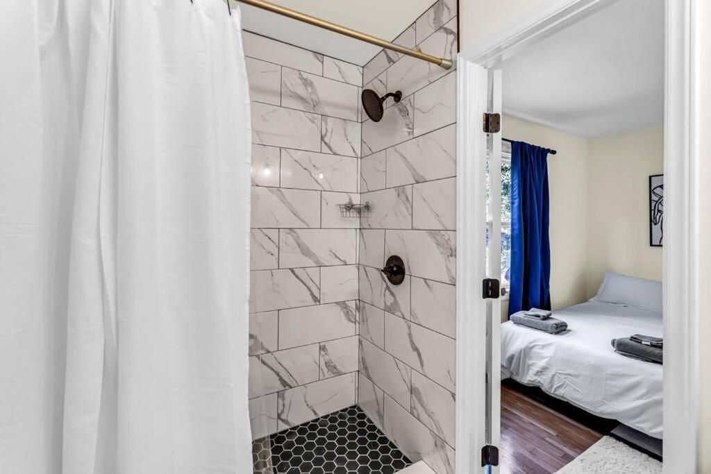 فيلا Fully Renovated 4 Bed Buena Vista House Near Wfu وينستون سالم المظهر الخارجي الصورة